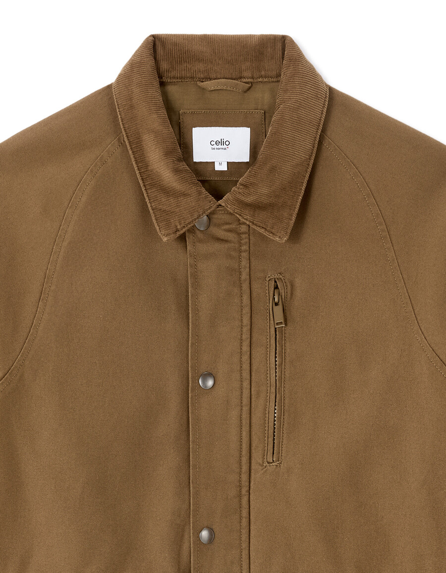 jacke mit mehreren taschen und samtkragen