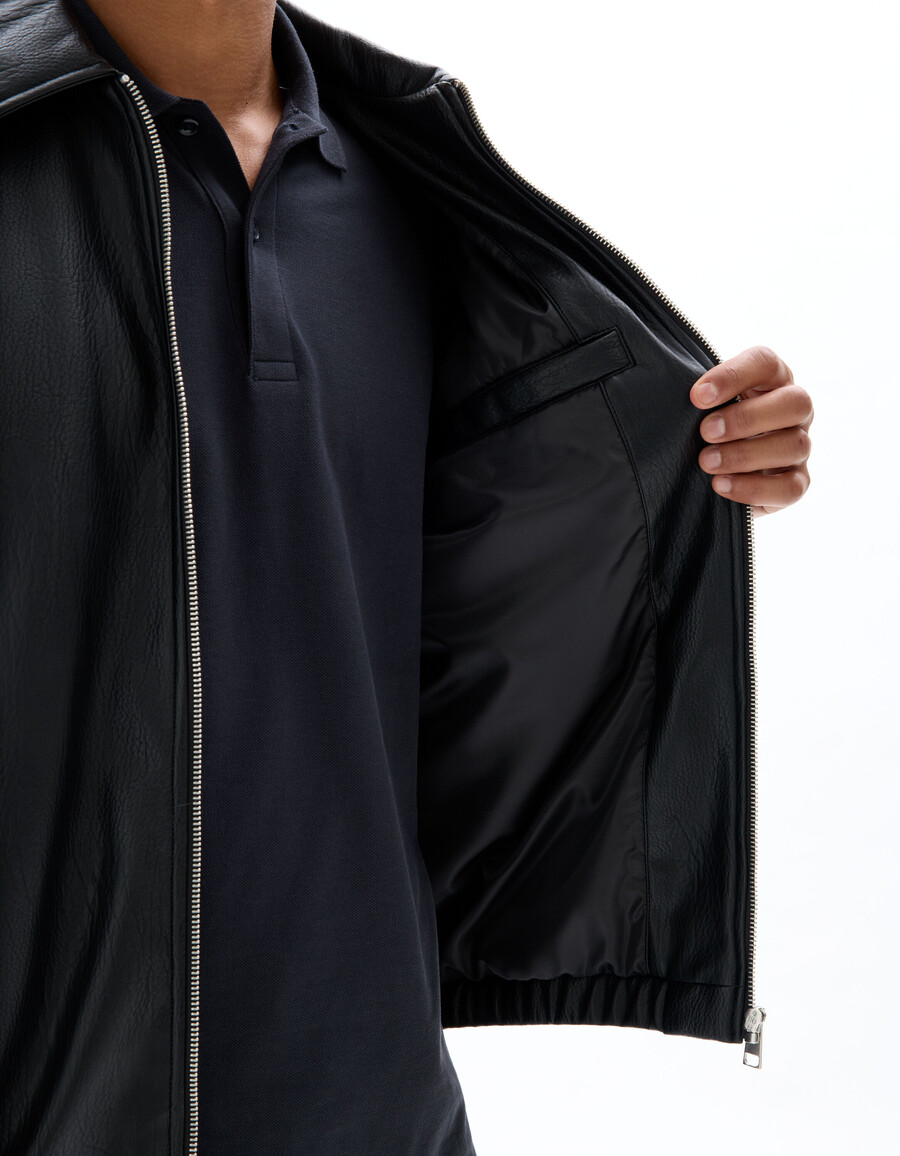 schwarze jacke mit hemdkragen aus wildlederimitat