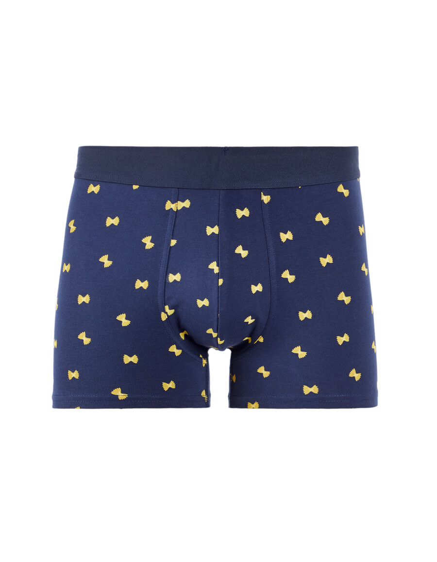 marineblaues geschenkset mit boxershorts und socken mit weihnachtlichem pasta-muster