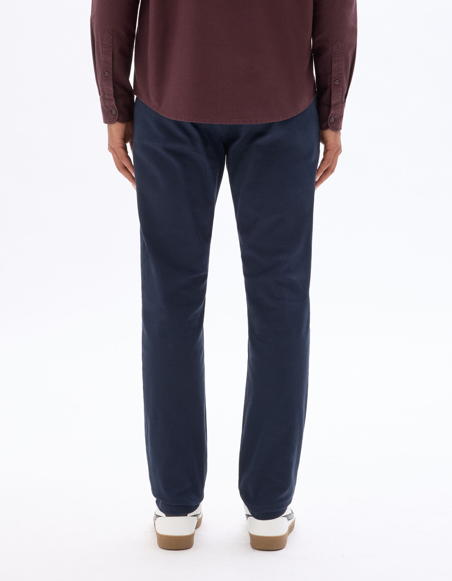 schmal geschnittene chino-hose aus stretch-baumwolle standardlänge