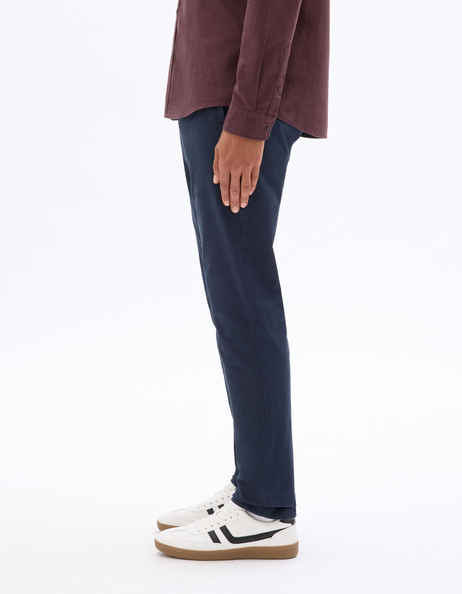 schmal geschnittene chino-hose aus stretch-baumwolle standardlänge