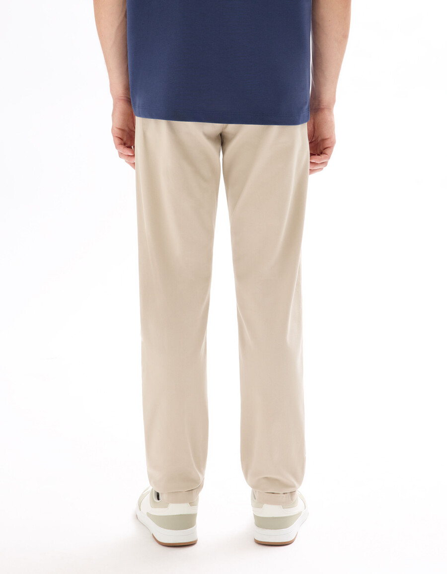 schmale chino-hose aus stretch-baumwolle standardlänge