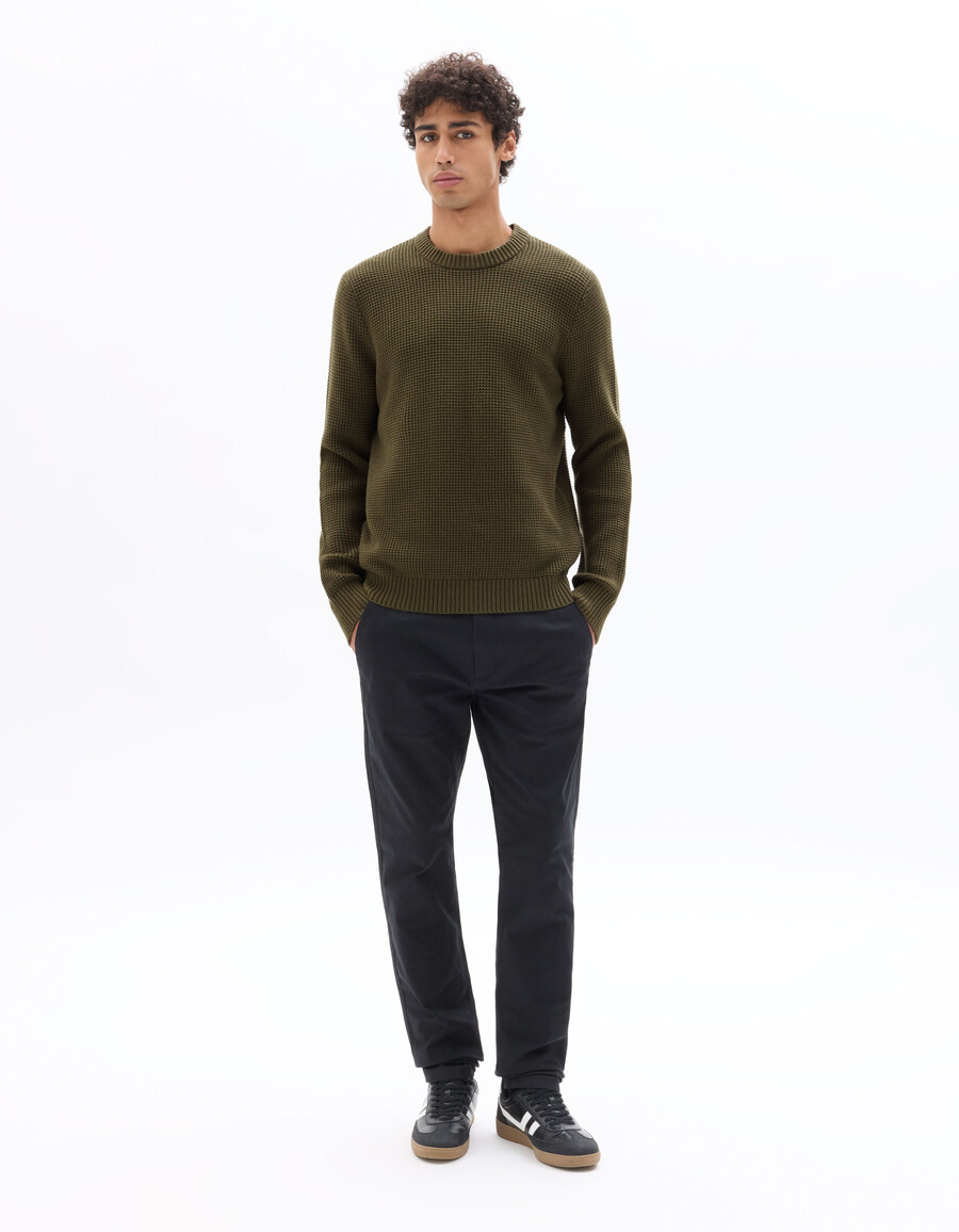 schmal geschnittene chino-hose aus stretch-baumwolle kurzelange ausführung