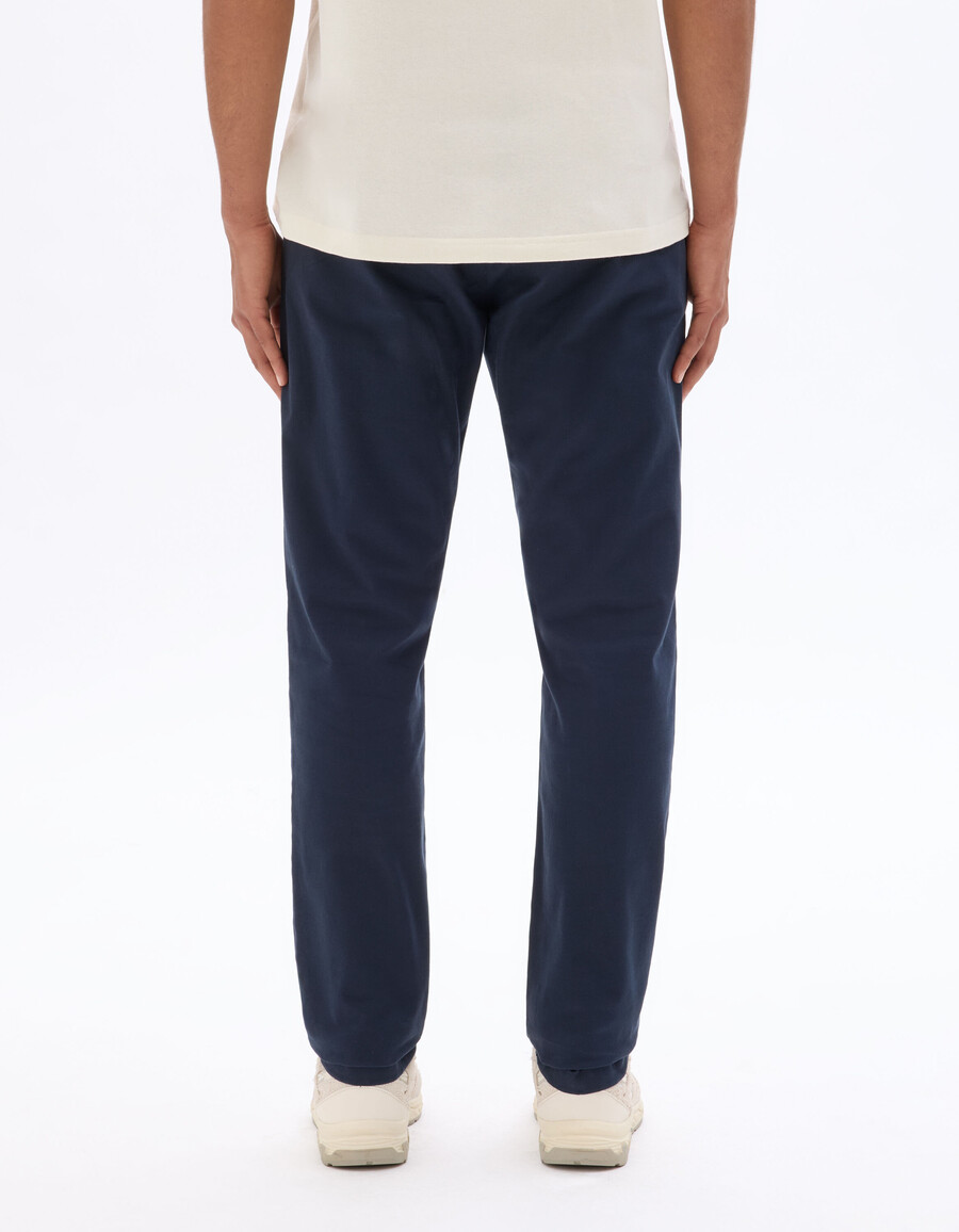 gerade geschnittene chino-hose aus stretch-baumwolle kurzelange ausführung