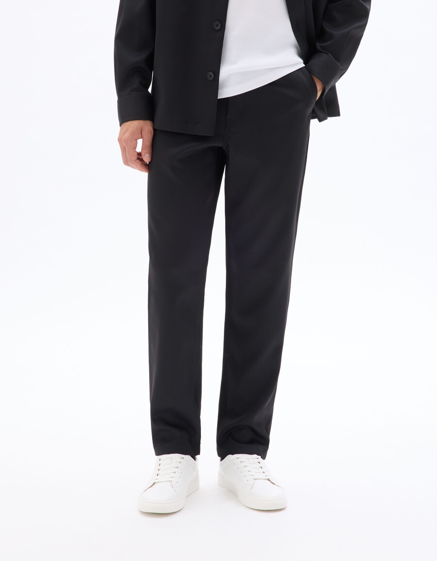 einfache gerade geschnittene chino-hose