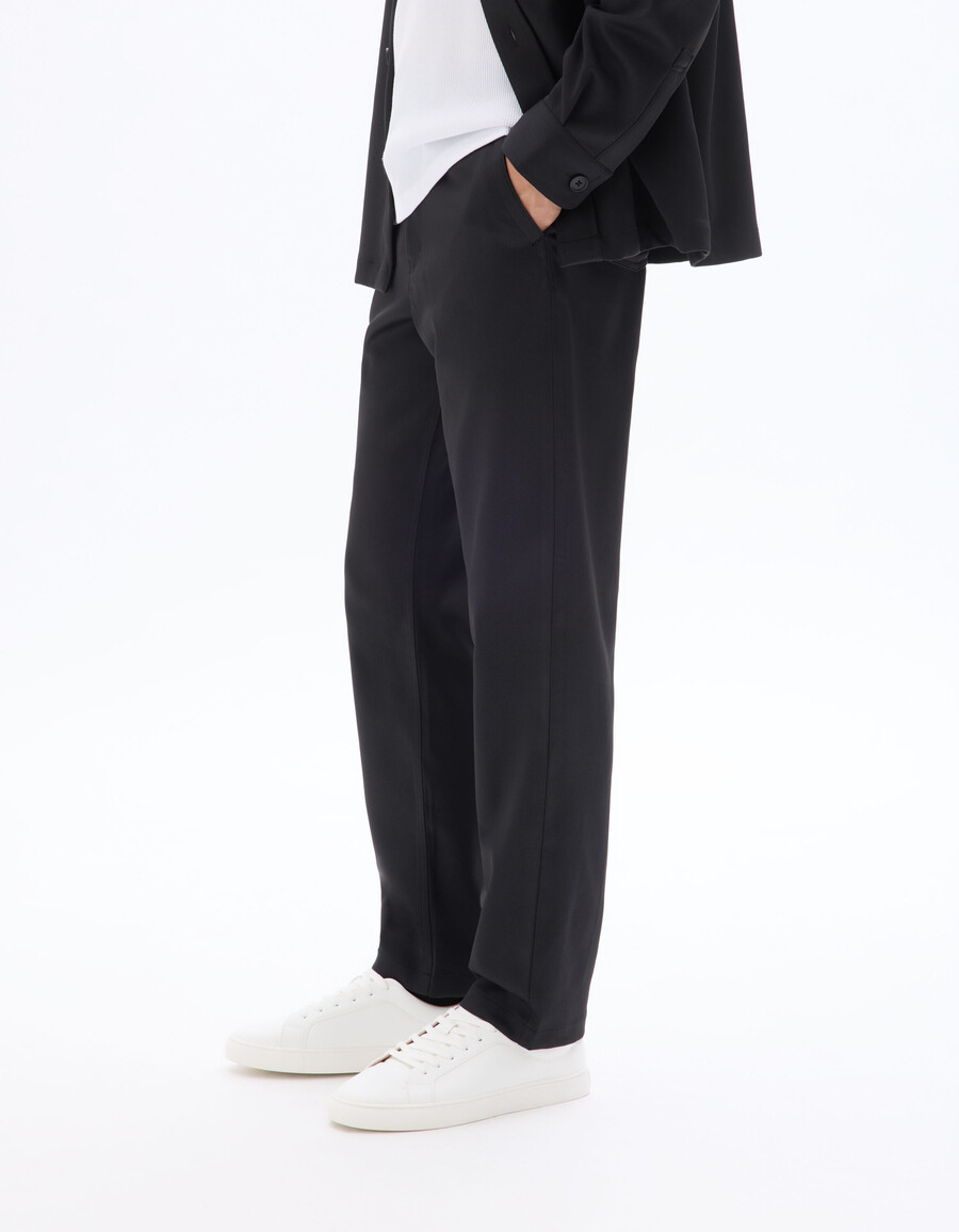 einfache gerade geschnittene chino-hose