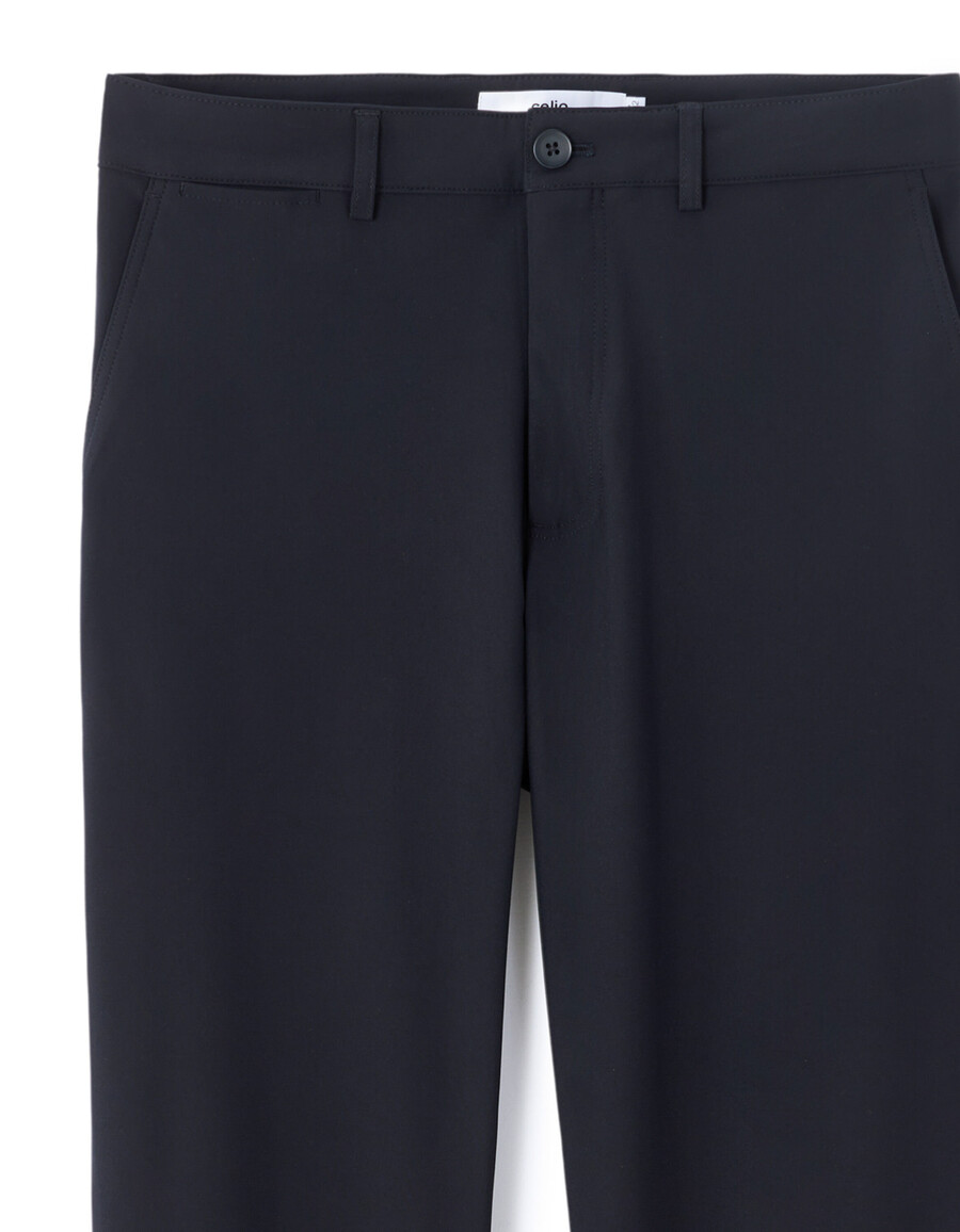 stretch-chino-hose aus technischem strick