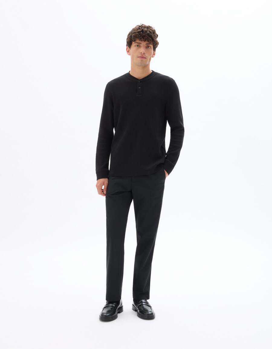 stretch-chino-hose aus technischem strick