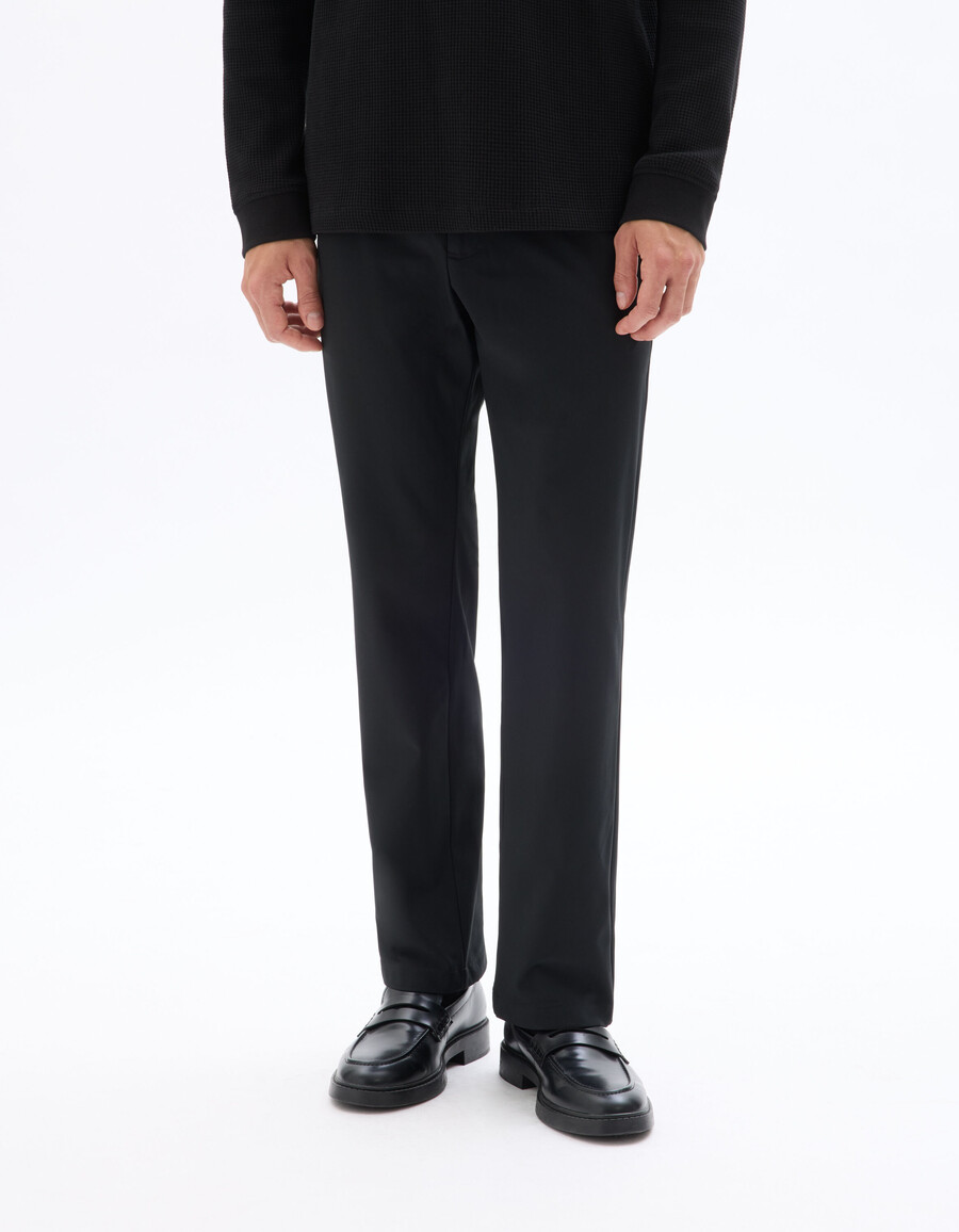 stretch-chino-hose aus technischem strick