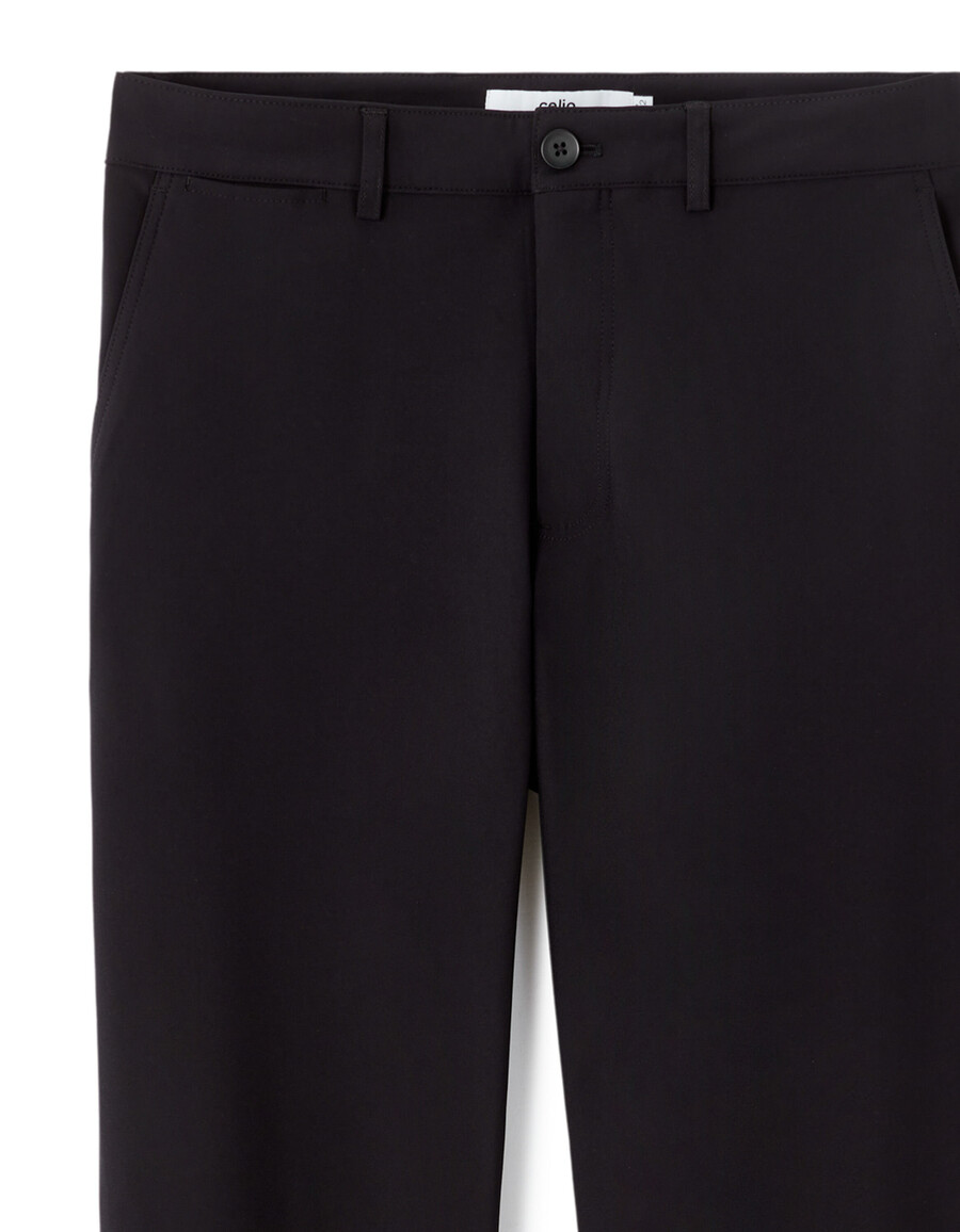 stretch-chino-hose aus technischem strick