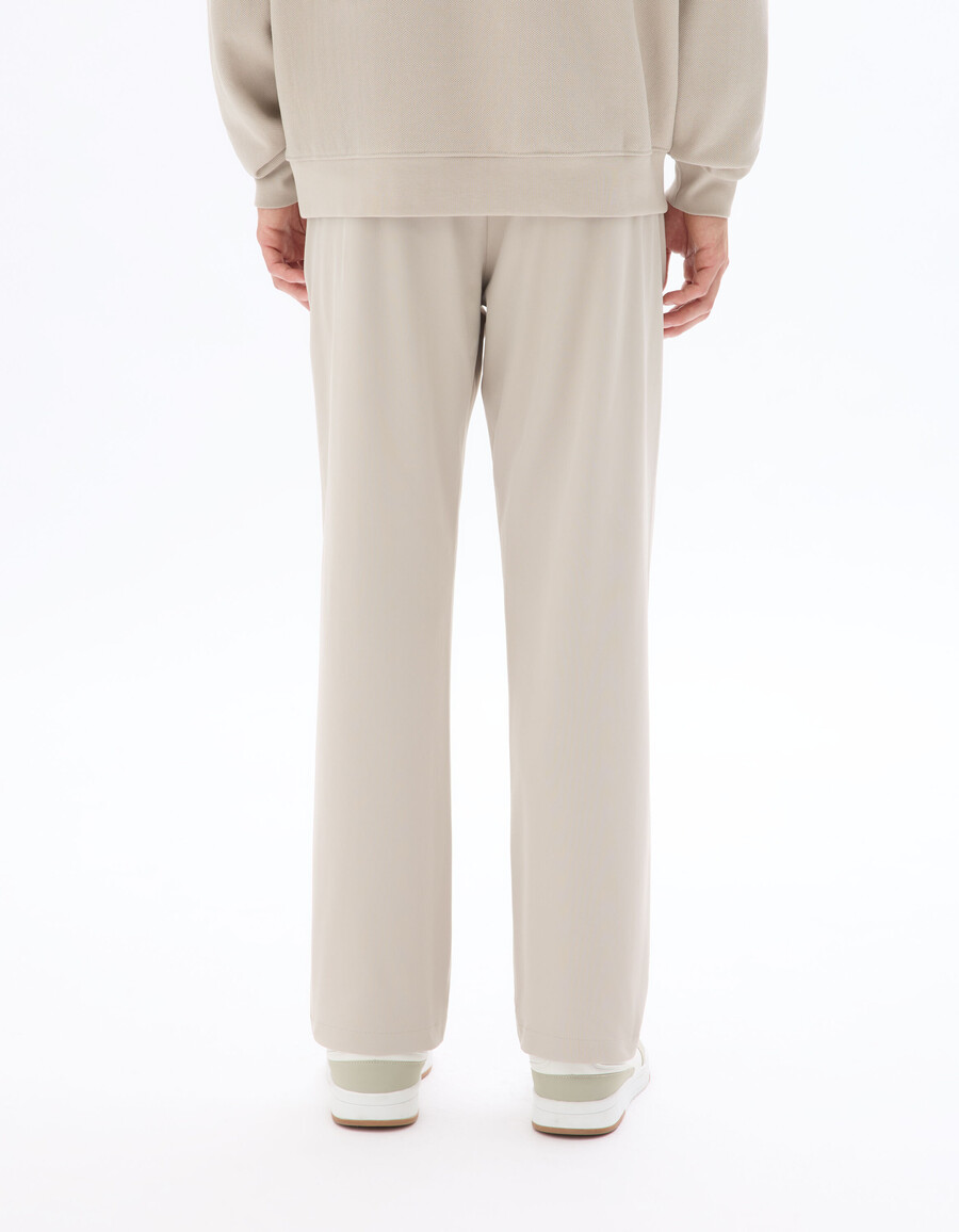 stretch-chino-hose aus technischem strick
