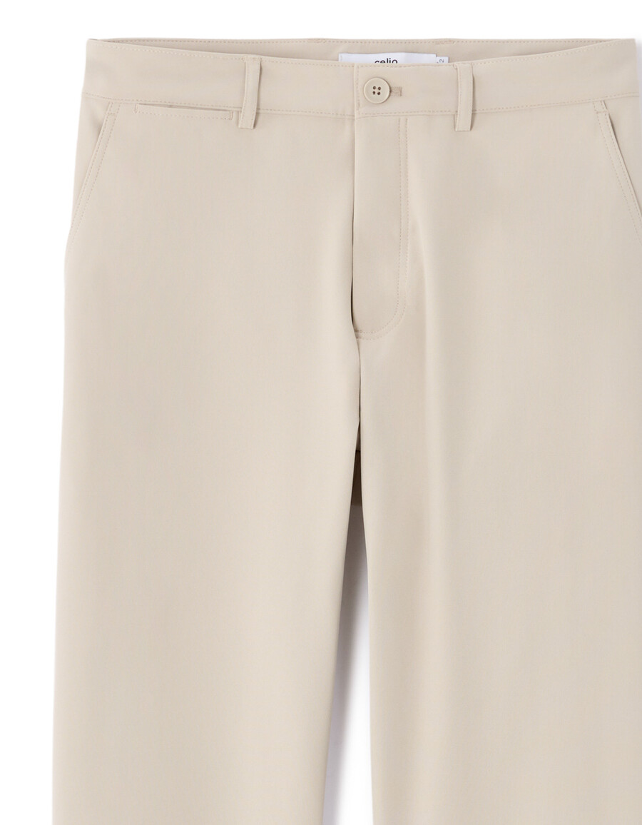 stretch-chino-hose aus technischem strick