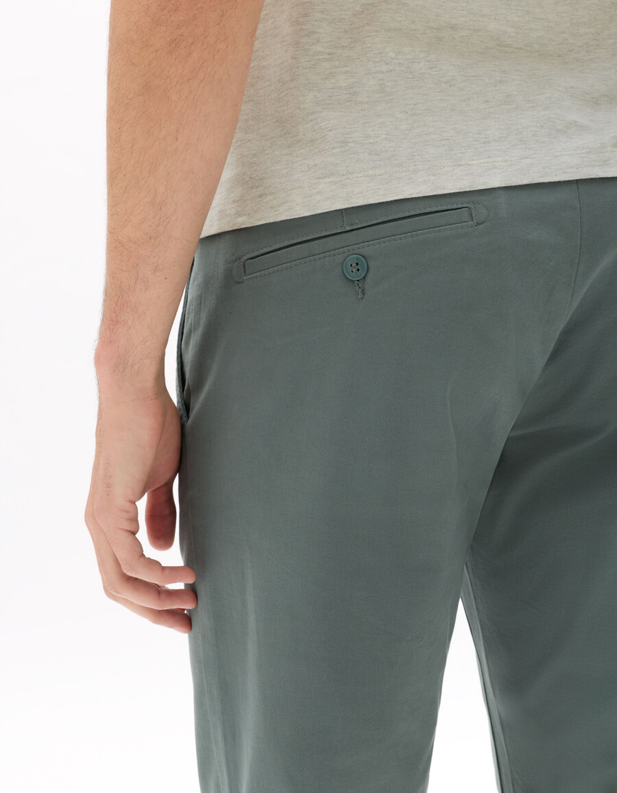 schmal geschnittene chino-hose aus stretch-baumwolle