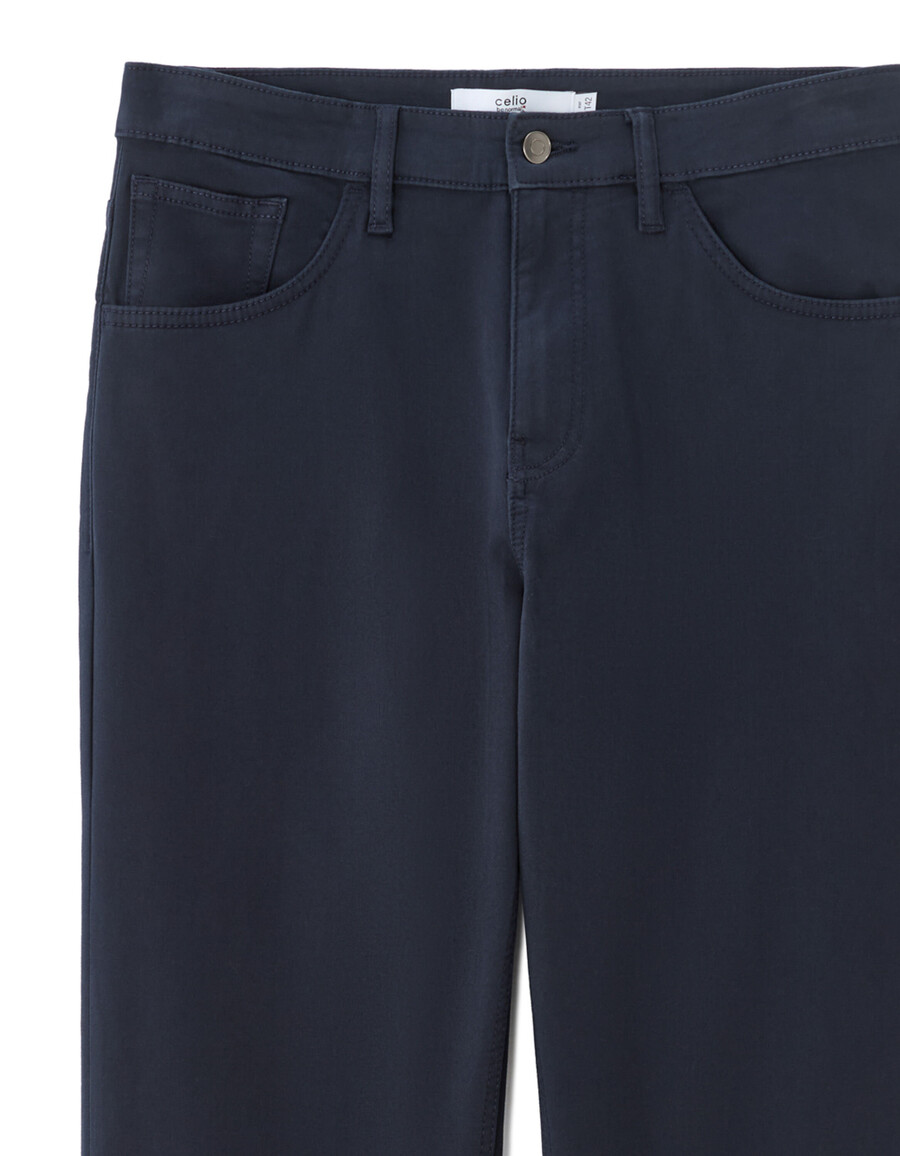 gerade geschnittene stretch-baumwollhose mit 5 taschen
