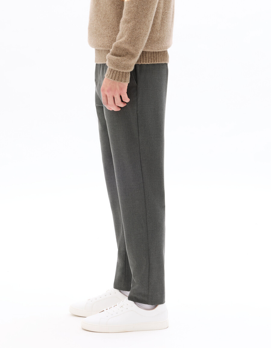 dunkelgraue bequeme slim-fit-stretchhose in 78-länge für den ganzen tag
