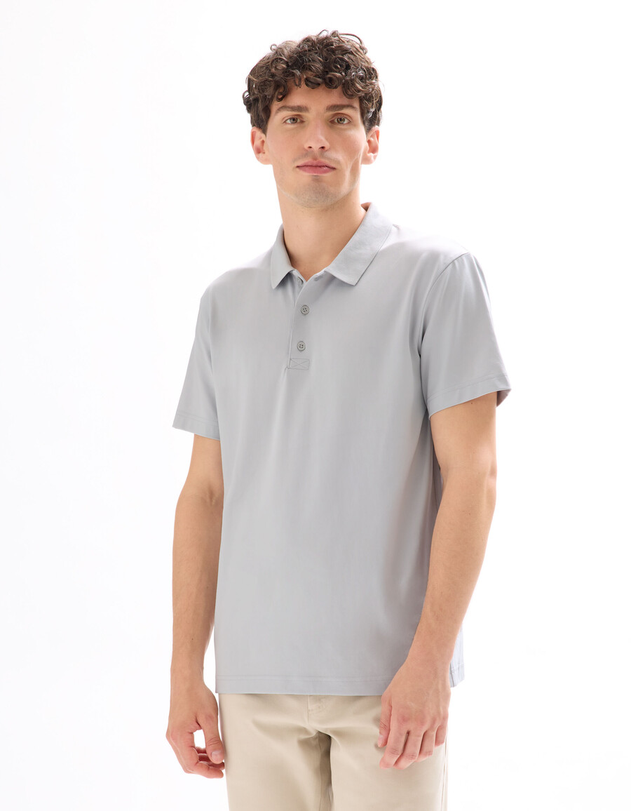 poloshirt in regulärer passform aus funktionsmaterial