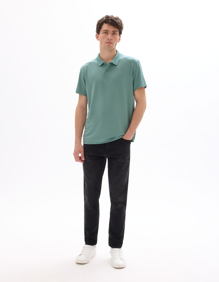 poloshirt in regulärer passform aus funktionsmaterial