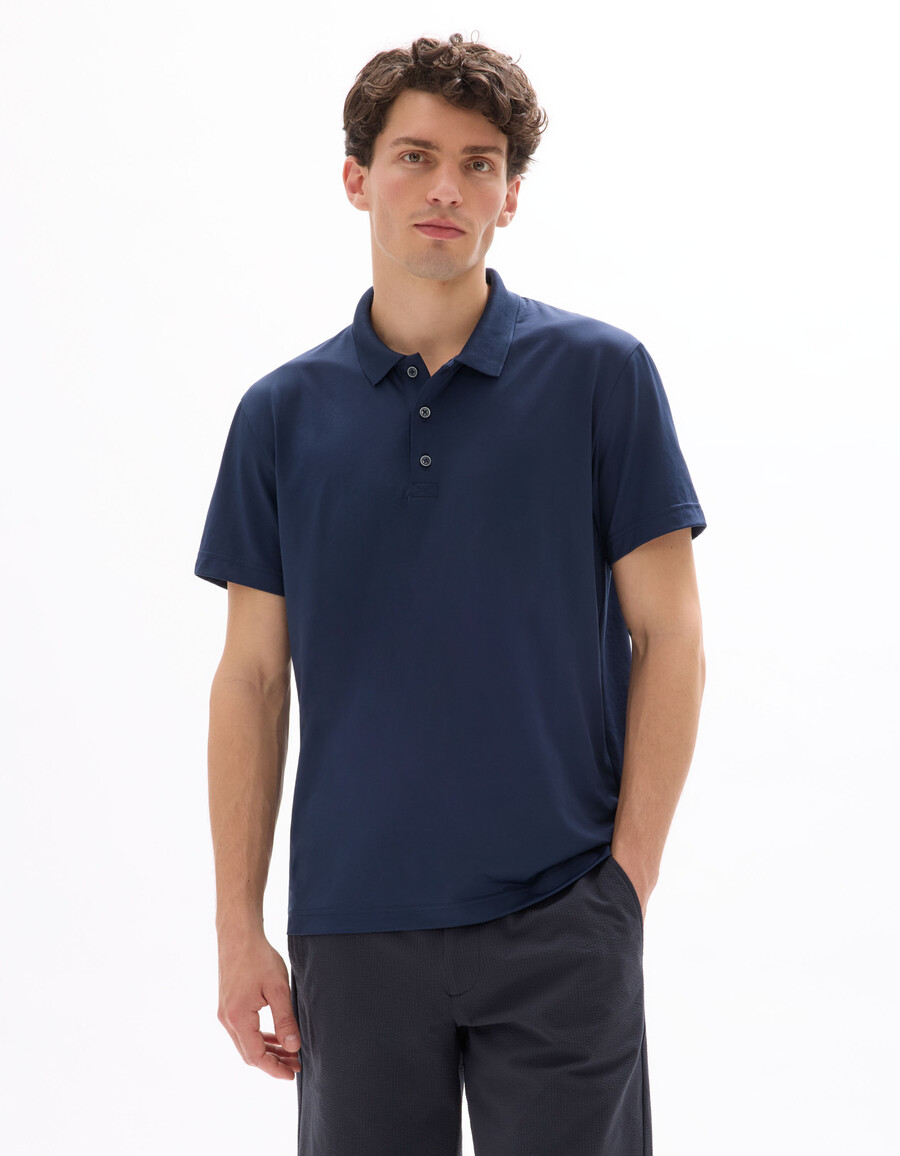 poloshirt in regulärer passform aus funktionsmaterial