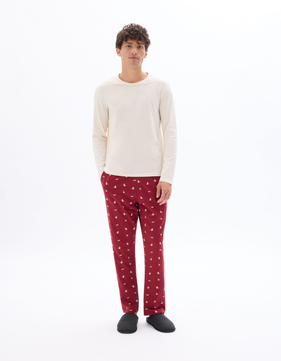 roter pyjama mit entenmuster