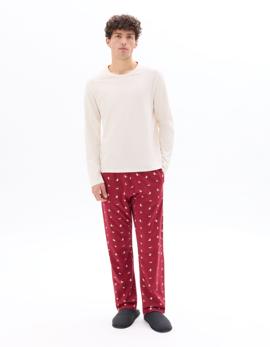roter pyjama mit entenmuster