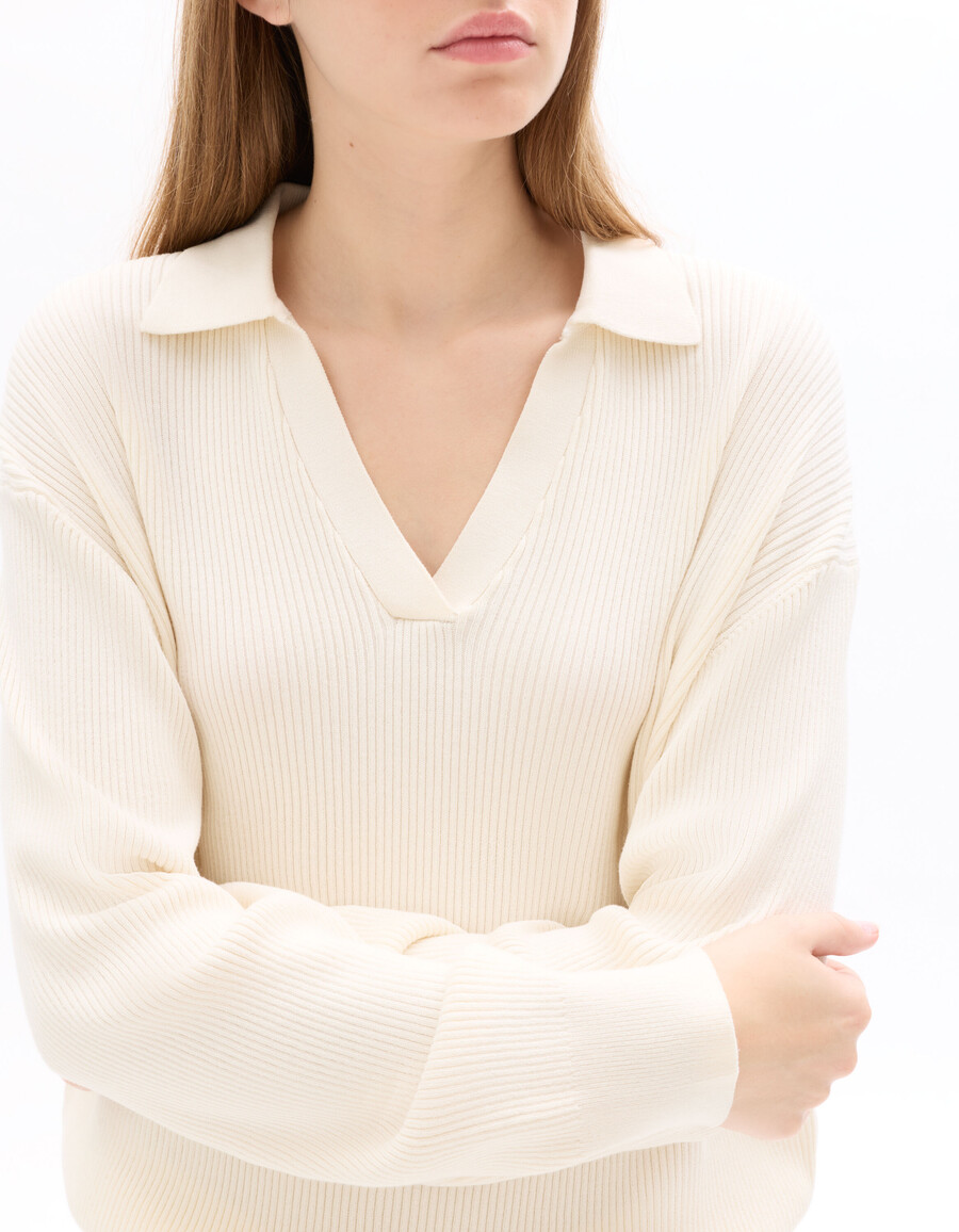 set aus geripptem poloshirt