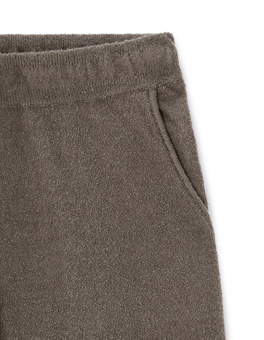 taupefarbene bermuda-shorts aus baumwollmischfleece