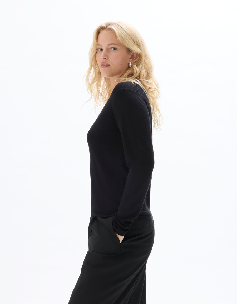 feinstrickpullover mit rundhalsausschnitt