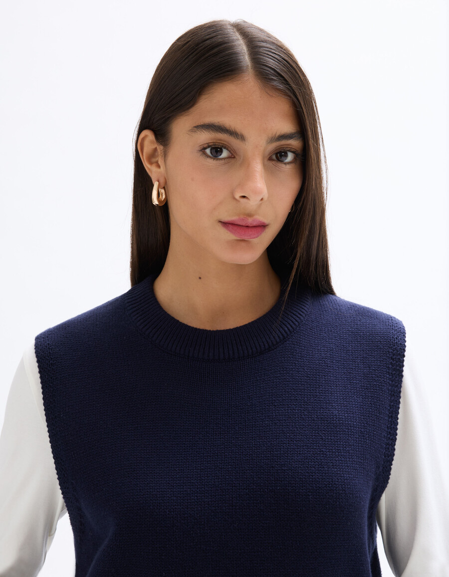 marineblauer ärmelloser pullover mit rundhalsausschnitt