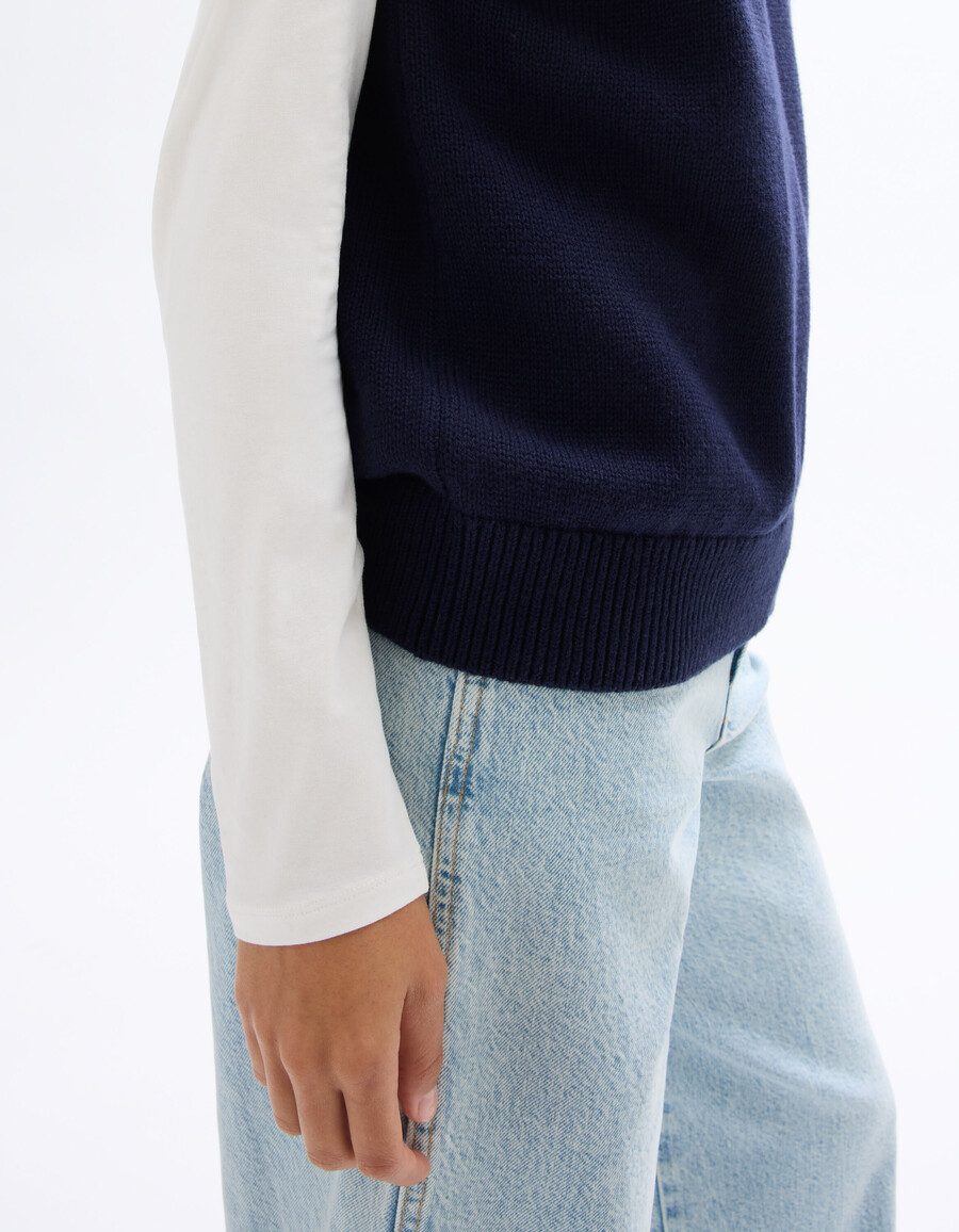 marineblauer ärmelloser pullover mit rundhalsausschnitt