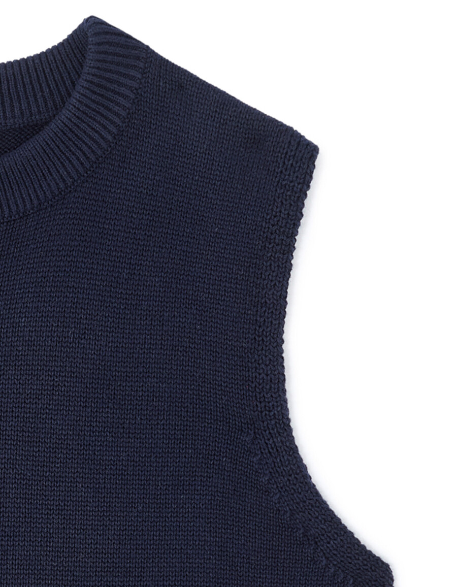 marineblauer ärmelloser pullover mit rundhalsausschnitt
