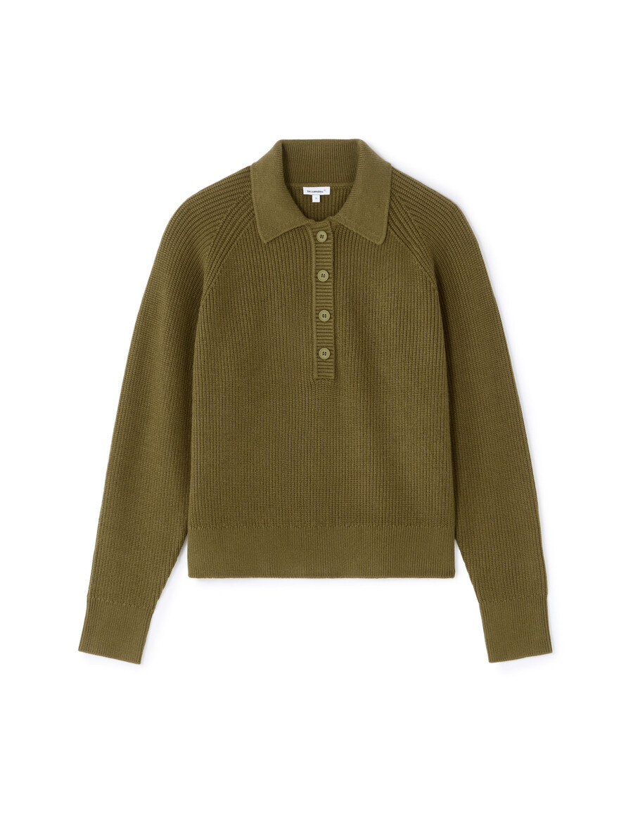 grüner strickpullover mit rollkragen