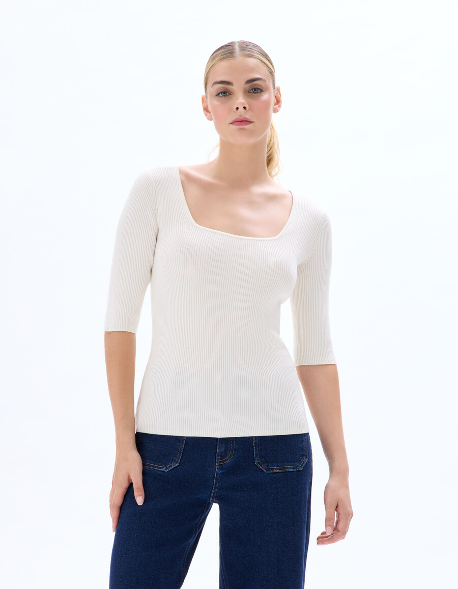 geripptes strick-t-shirt mit eckigem ausschnitt