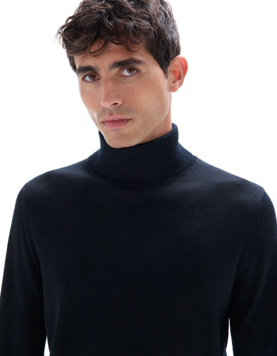 schmal geschnittener rollkragenpullover 100 merinowolle