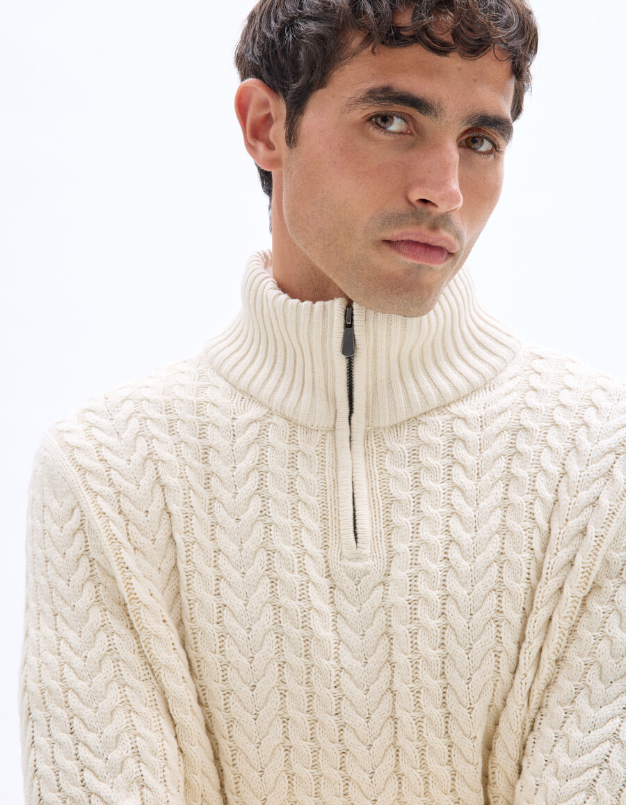 zopfstrickpullover mit hohem kragen und sherpa-futter