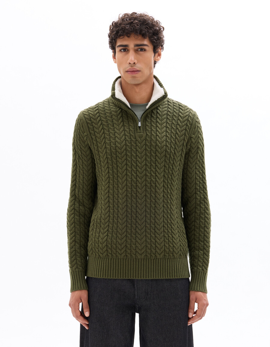 zopfstrickpullover mit hohem kragen und sherpa-futter