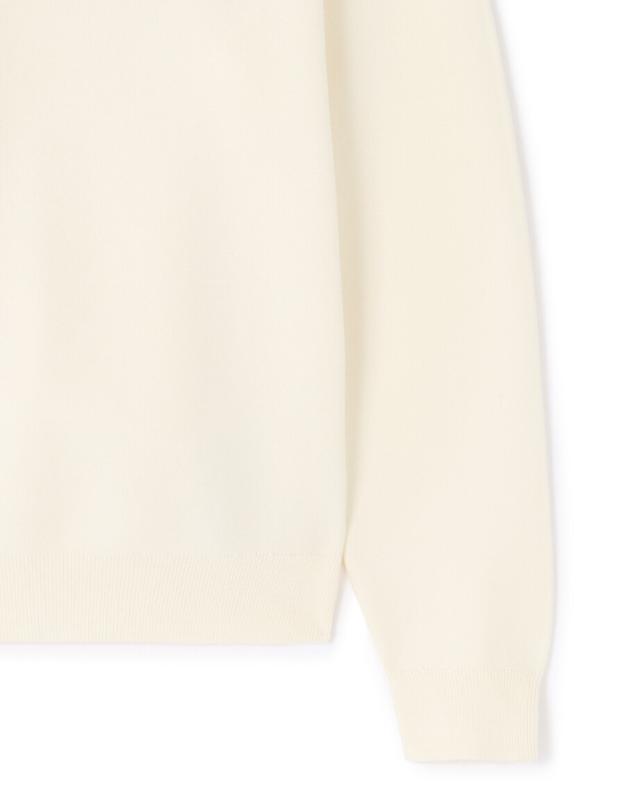 einfarbiger beigefarbener pullover aus baumwollmischgewebe mit rundhalsausschnitt