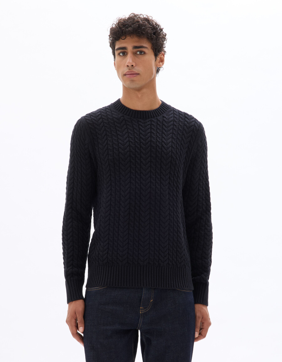 schwarzer zopfstrickpullover mit rundhalsausschnitt aus baumwollmischung
