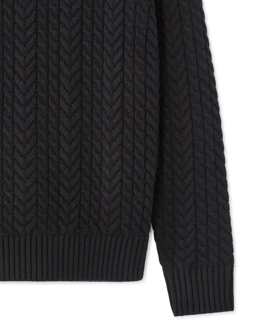 schwarzer zopfstrickpullover mit rundhalsausschnitt aus baumwollmischung