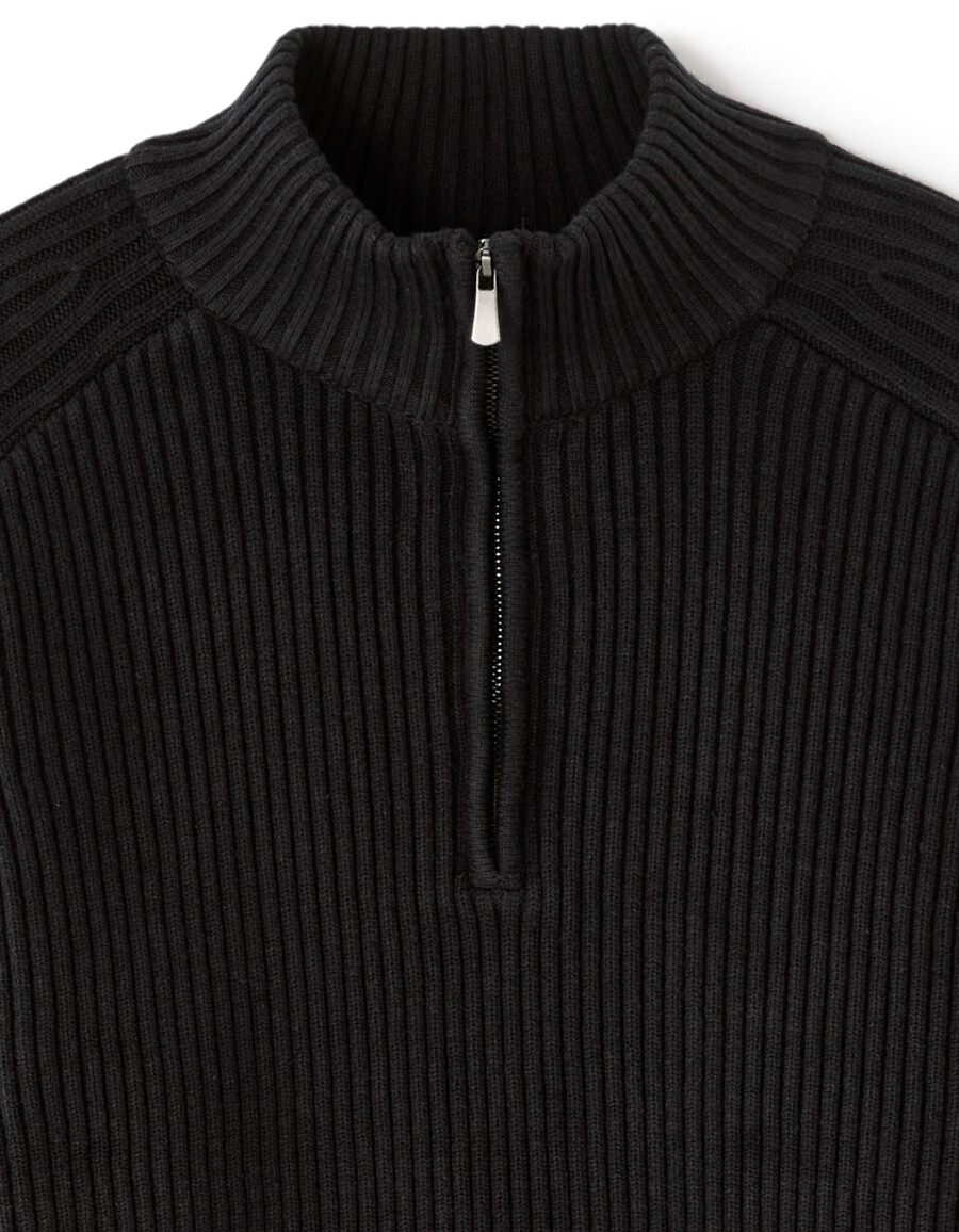 gerippter strickpullover mit trucker-ausschnitt