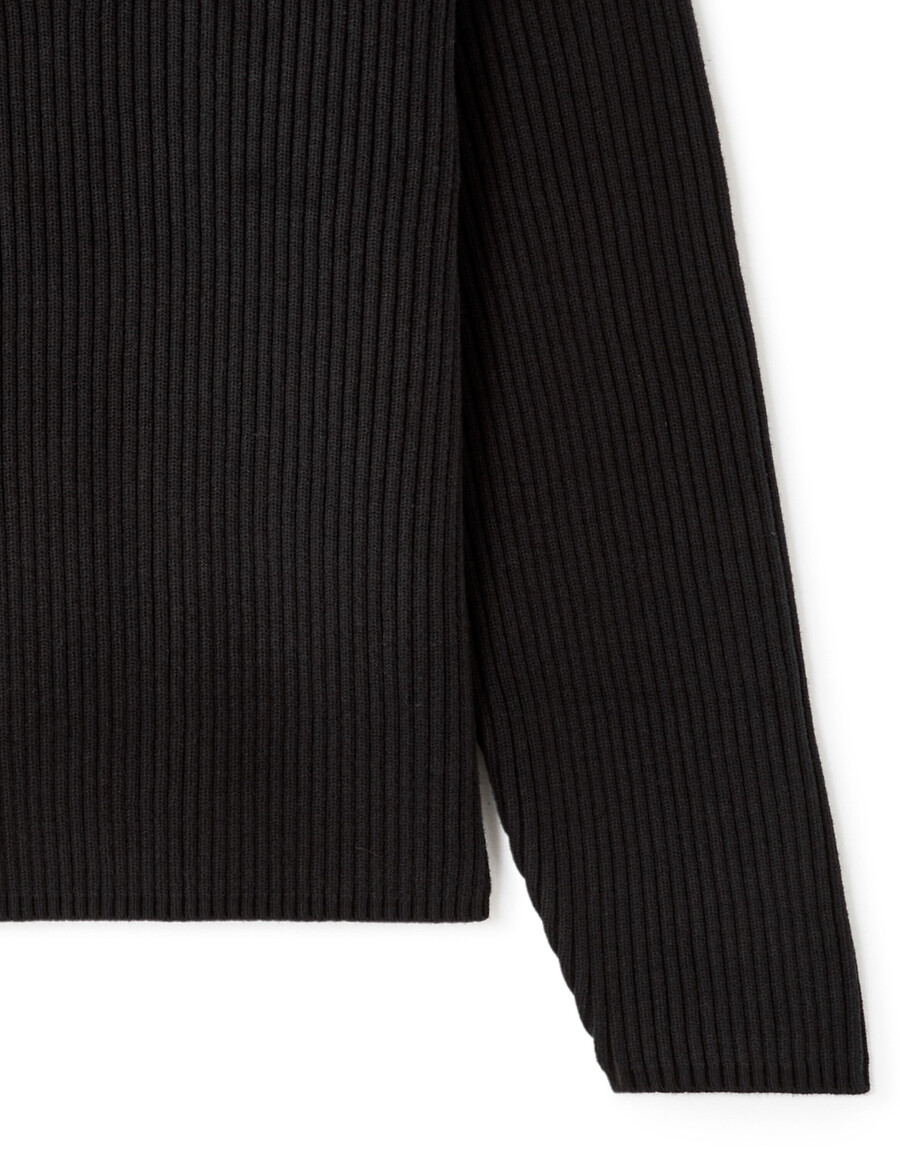 gerippter strickpullover mit trucker-ausschnitt