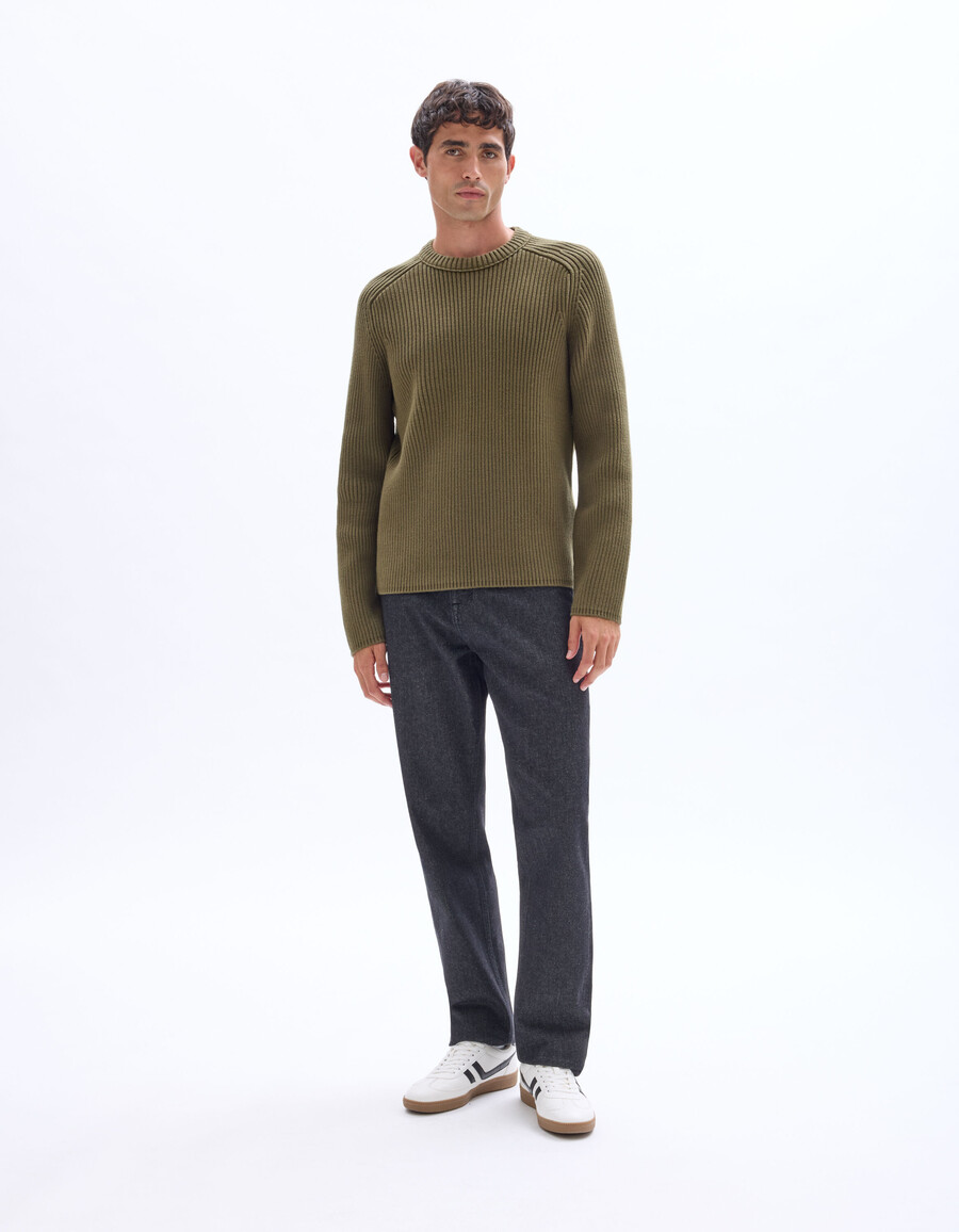 gerippter strickpullover mit rundhalsausschnitt