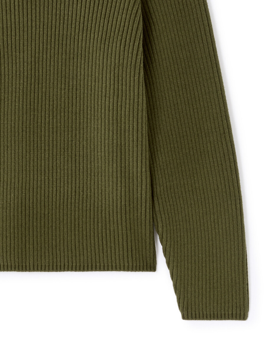 gerippter strickpullover mit rundhalsausschnitt
