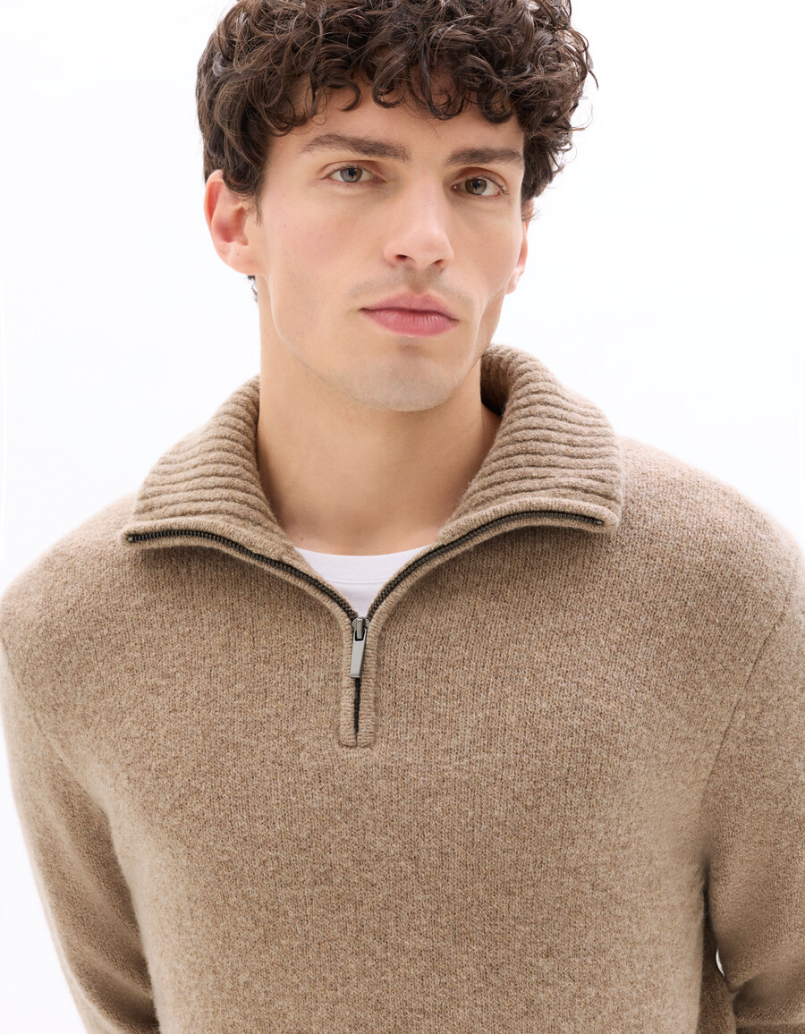 frottee-strickpullover mit trucker-ausschnitt aus einem wollmischgewebe