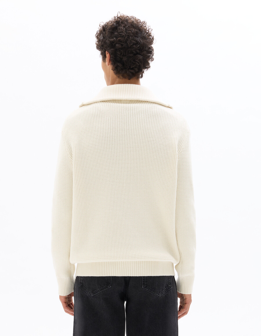 lässiger waffelstrickpullover mit reißverschluss am kragen