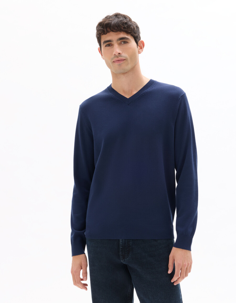 schlichter v-ausschnitt-pullover aus feinstrick