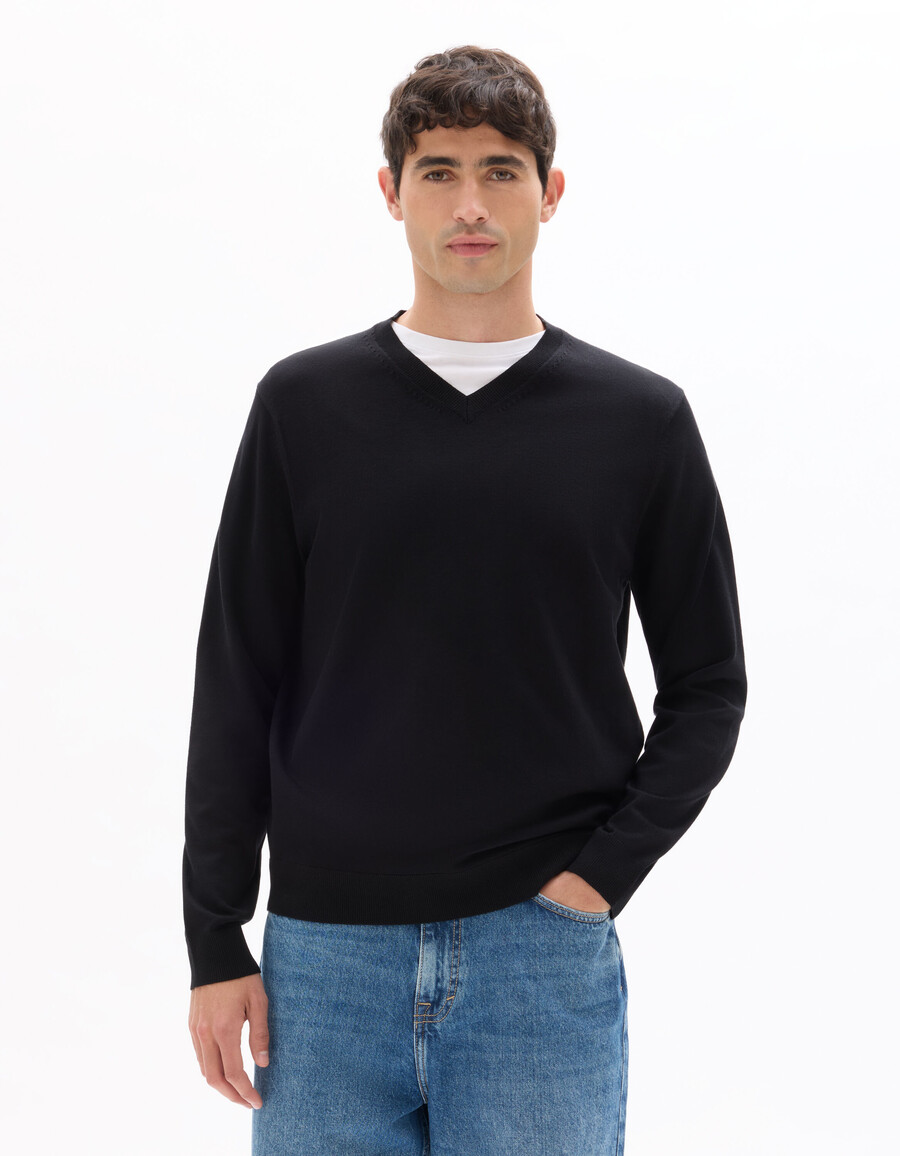 schlichter v-ausschnitt-pullover aus feinstrick