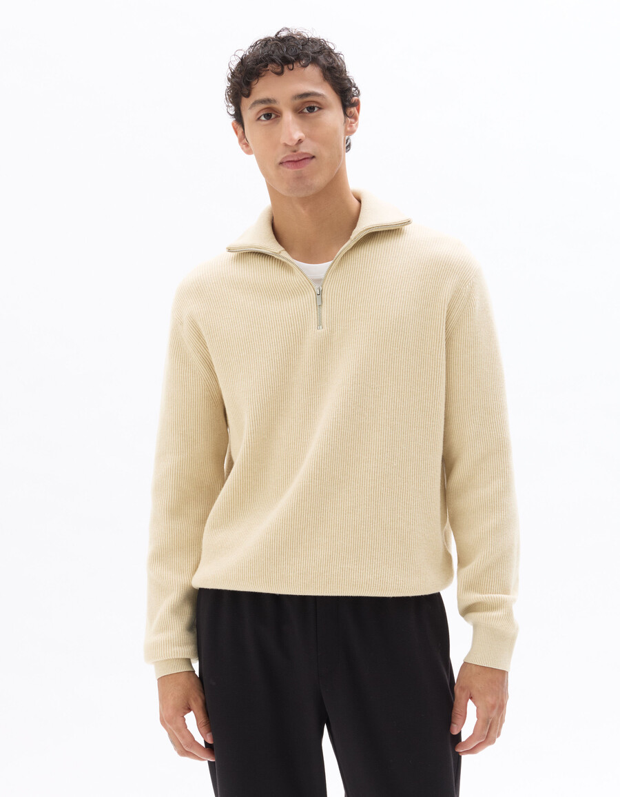gerippter pullover mit stehkragen und reißverschluss