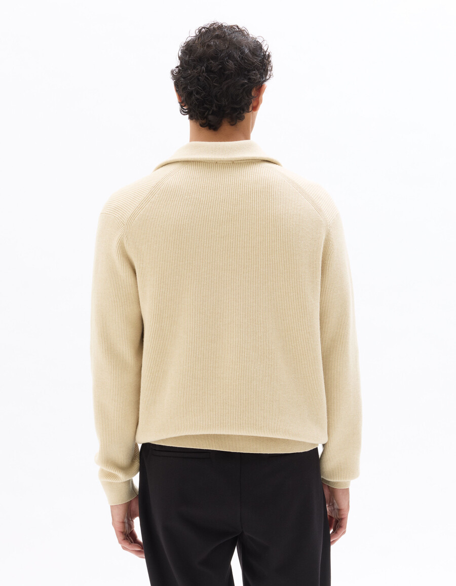 gerippter pullover mit stehkragen und reißverschluss