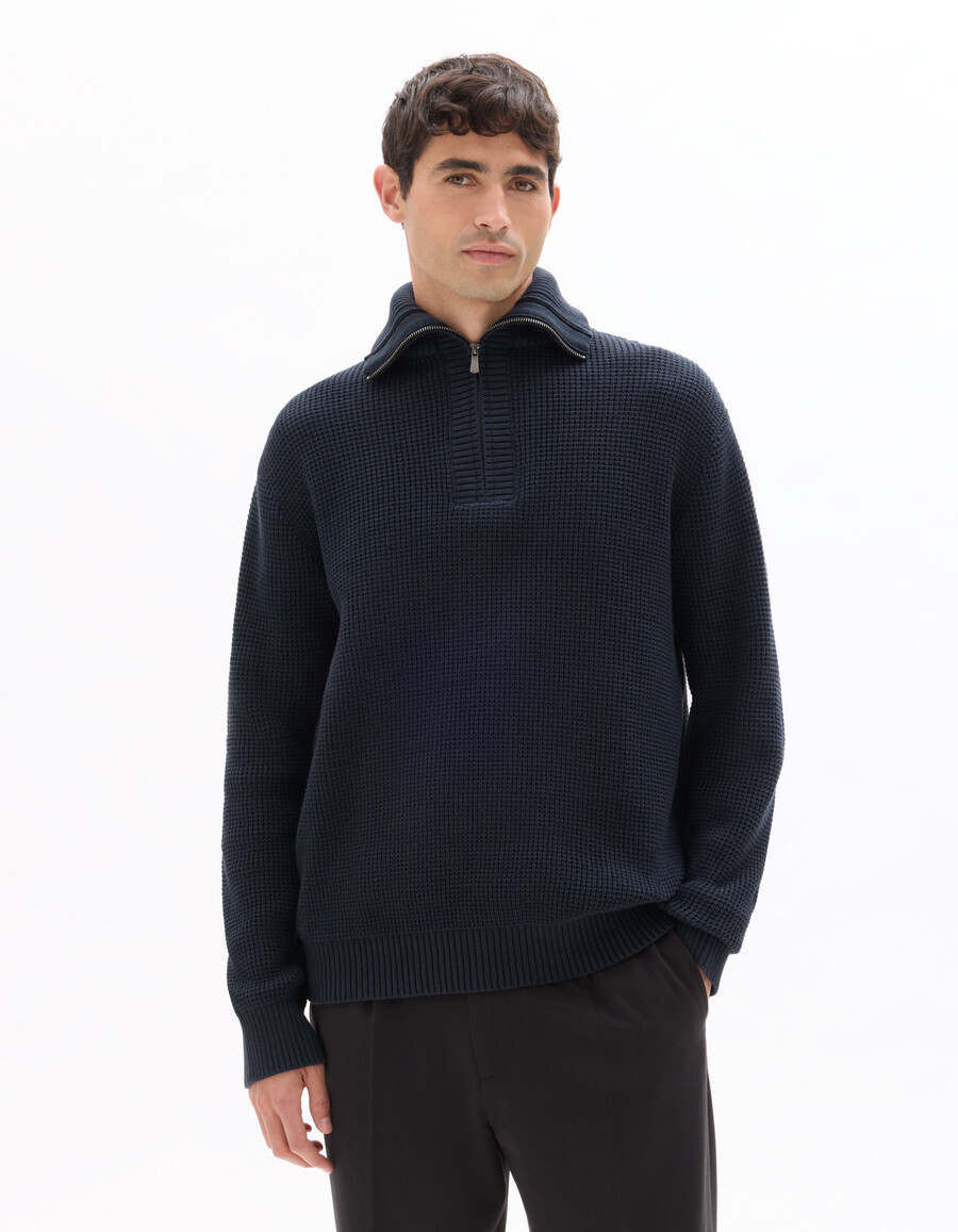 lässiger waffelstrickpullover mit reißverschluss am kragen