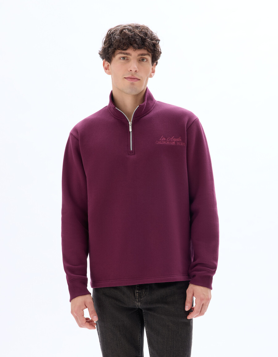 sweatshirt in regulärer passform mit besticktem truckerkragen